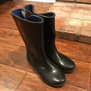 Rain boots